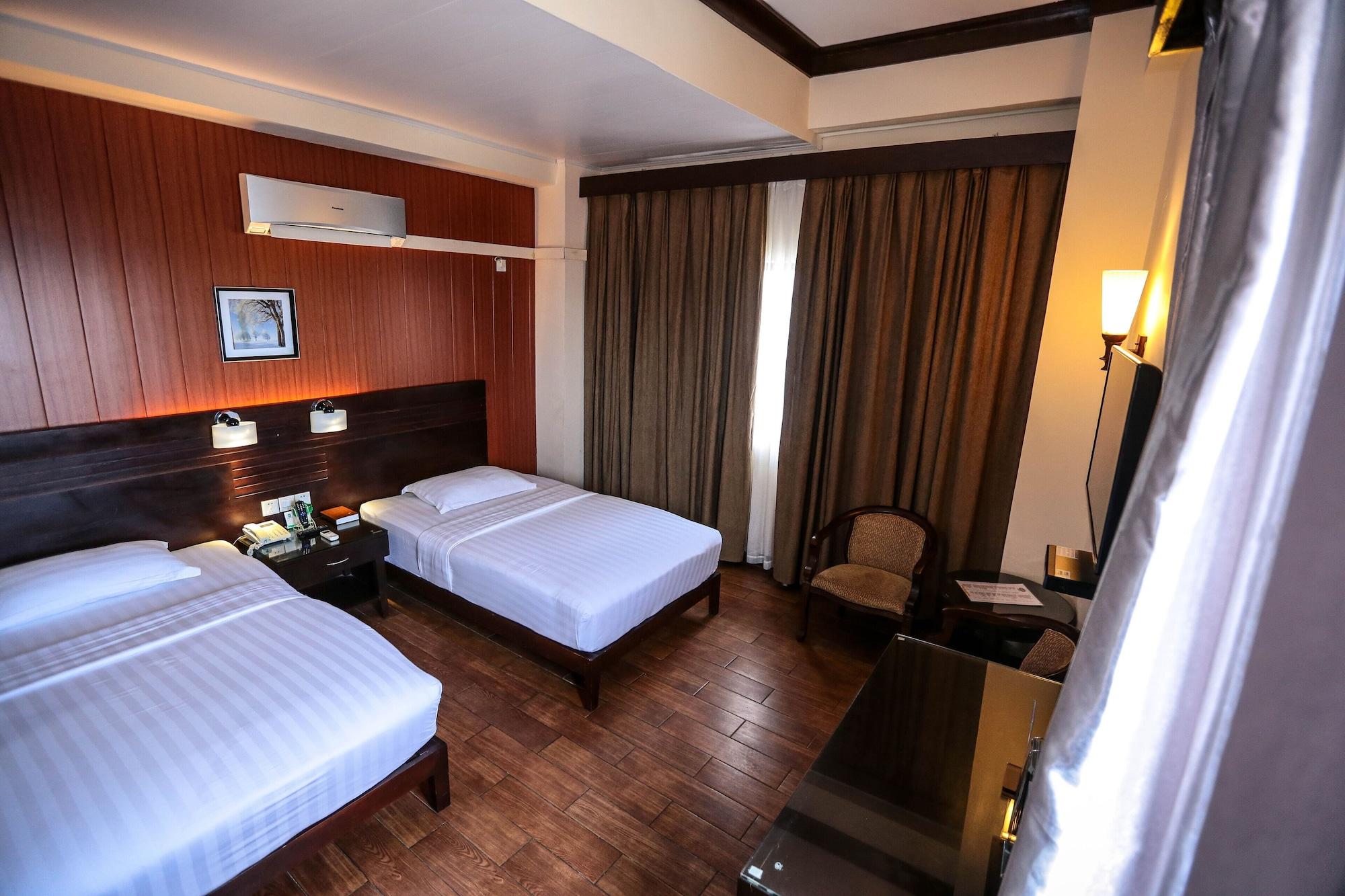 Dumaguete City Hotel Essencia מראה חיצוני תמונה