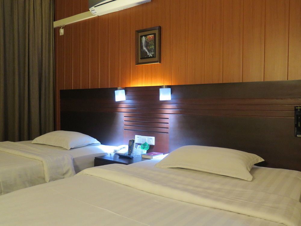 Dumaguete City Hotel Essencia מראה חיצוני תמונה