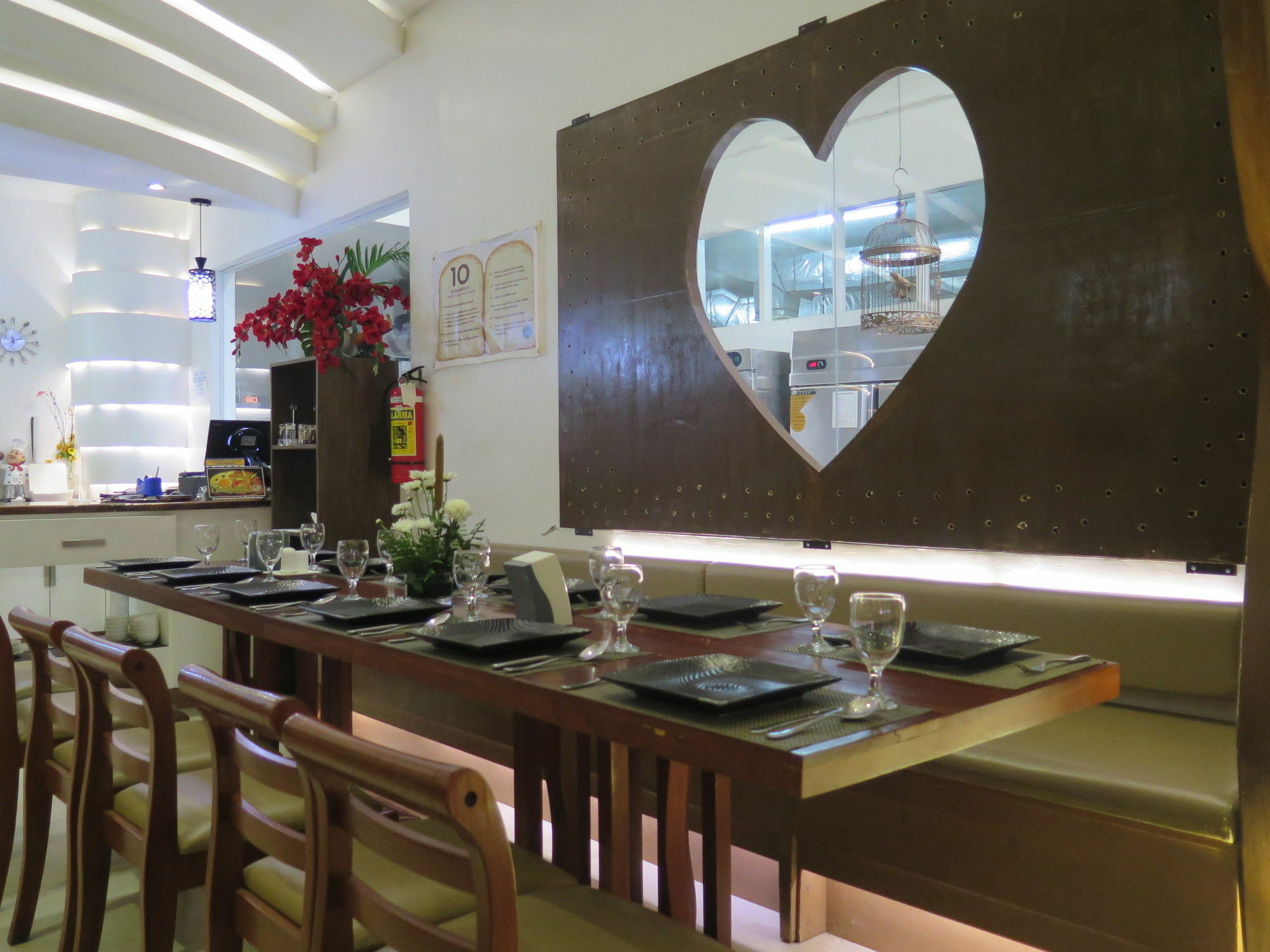 Dumaguete City Hotel Essencia מראה חיצוני תמונה
