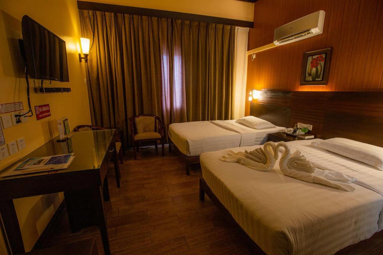 Dumaguete City Hotel Essencia מראה חיצוני תמונה